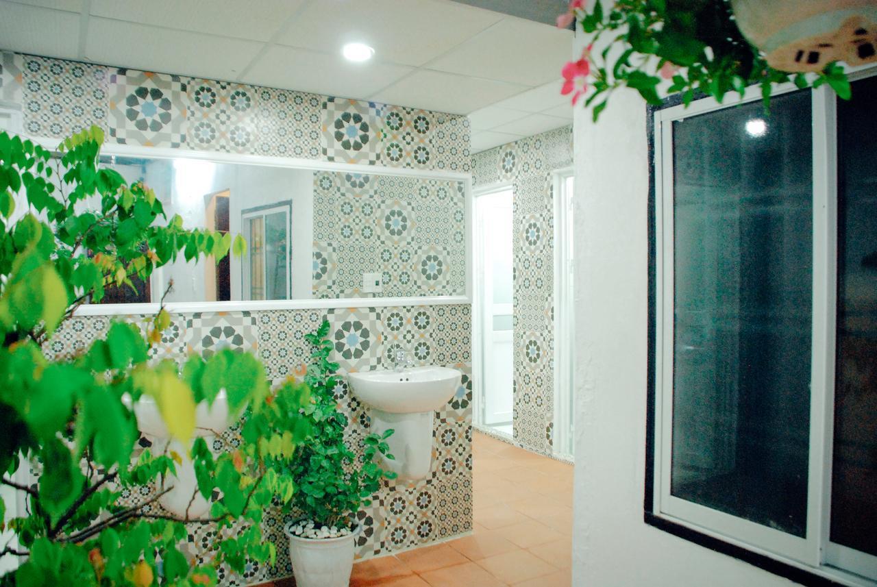 Winna Airport Hostel Da Nang Esterno foto
